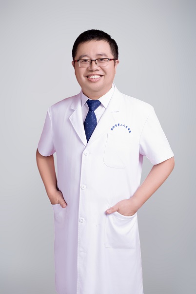 闫华.jpg